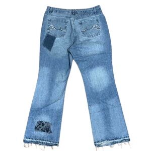 Vintage Vanilla Star jeans
Size 18
detailed patch work and really good quality🌸